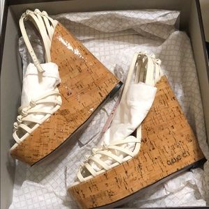 Gucci Vernice Crystal Off White Wedges